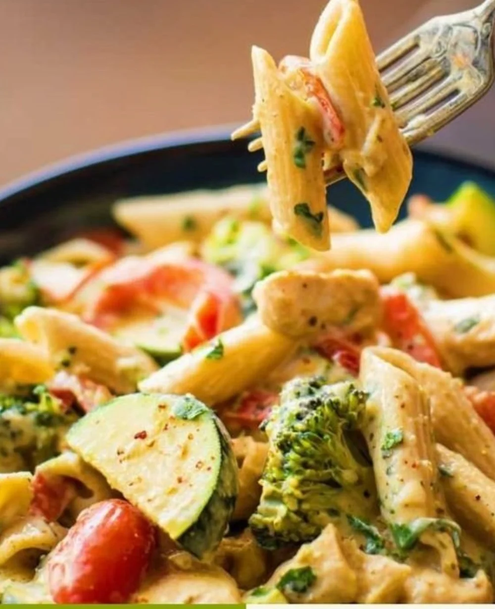 Delicious Chicken Primavera Pasta with fresh vegetables and grilled chicken